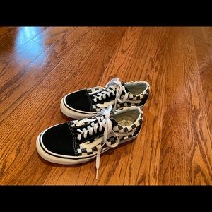 VANS OLD SCHOOL STYLE LACE-UP.